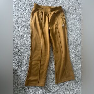 Adidas Women’s 7/8 Style Flare Pants Jogger Size M NEW IB1353 Bronze